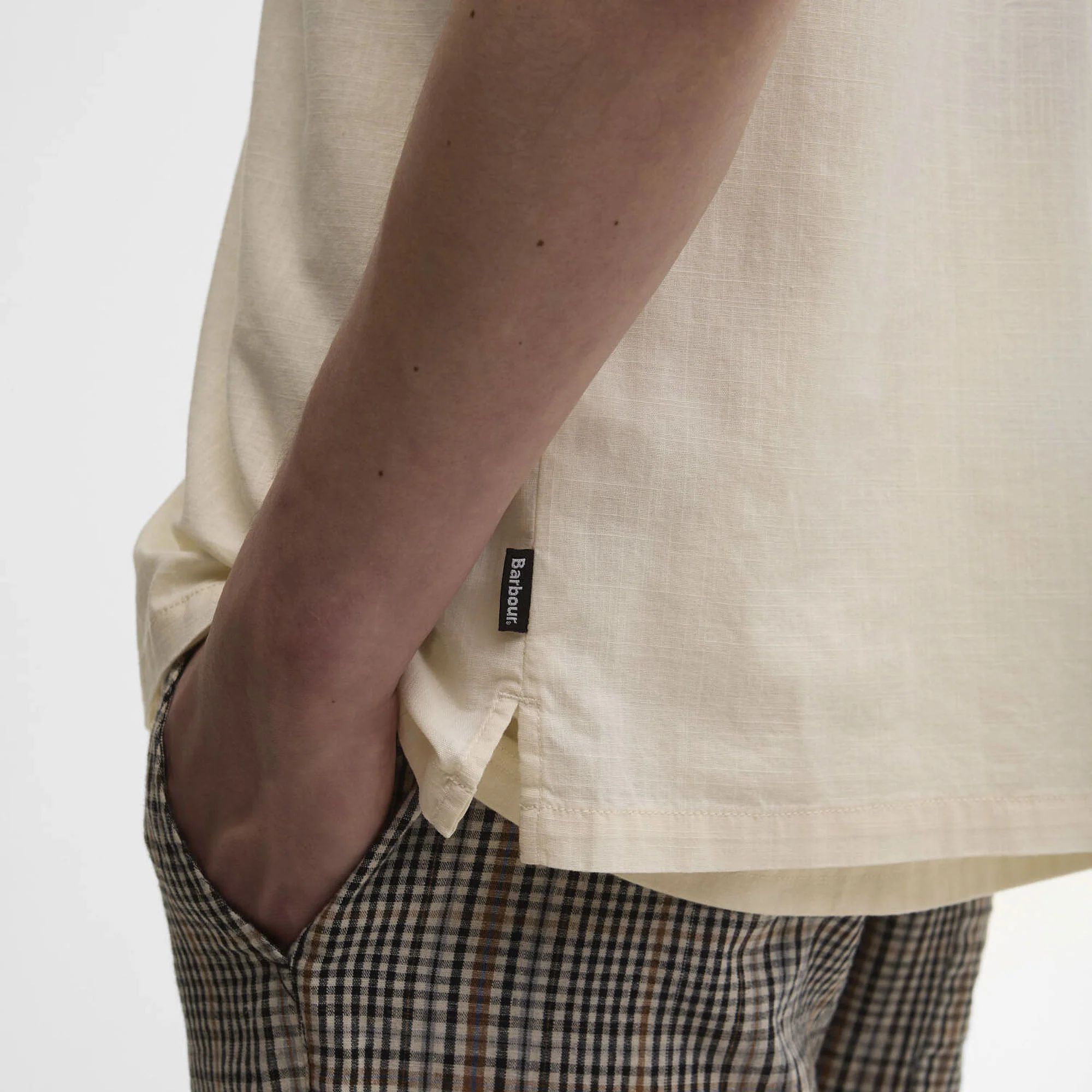 BARBOUR Parkvale Slub Relaxed Shirt in Neutral - Image 5