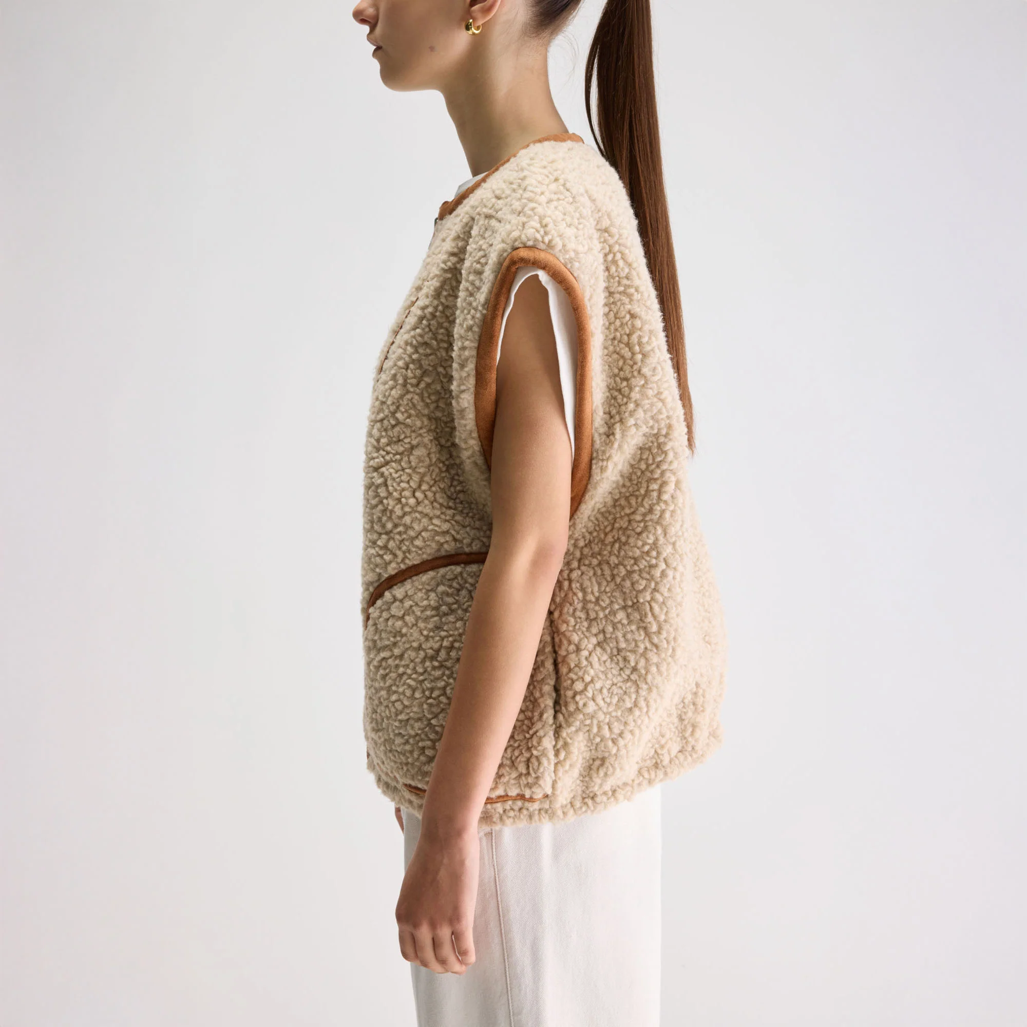 BELLEROSE Jandi Gilet in Beige - Image 5
