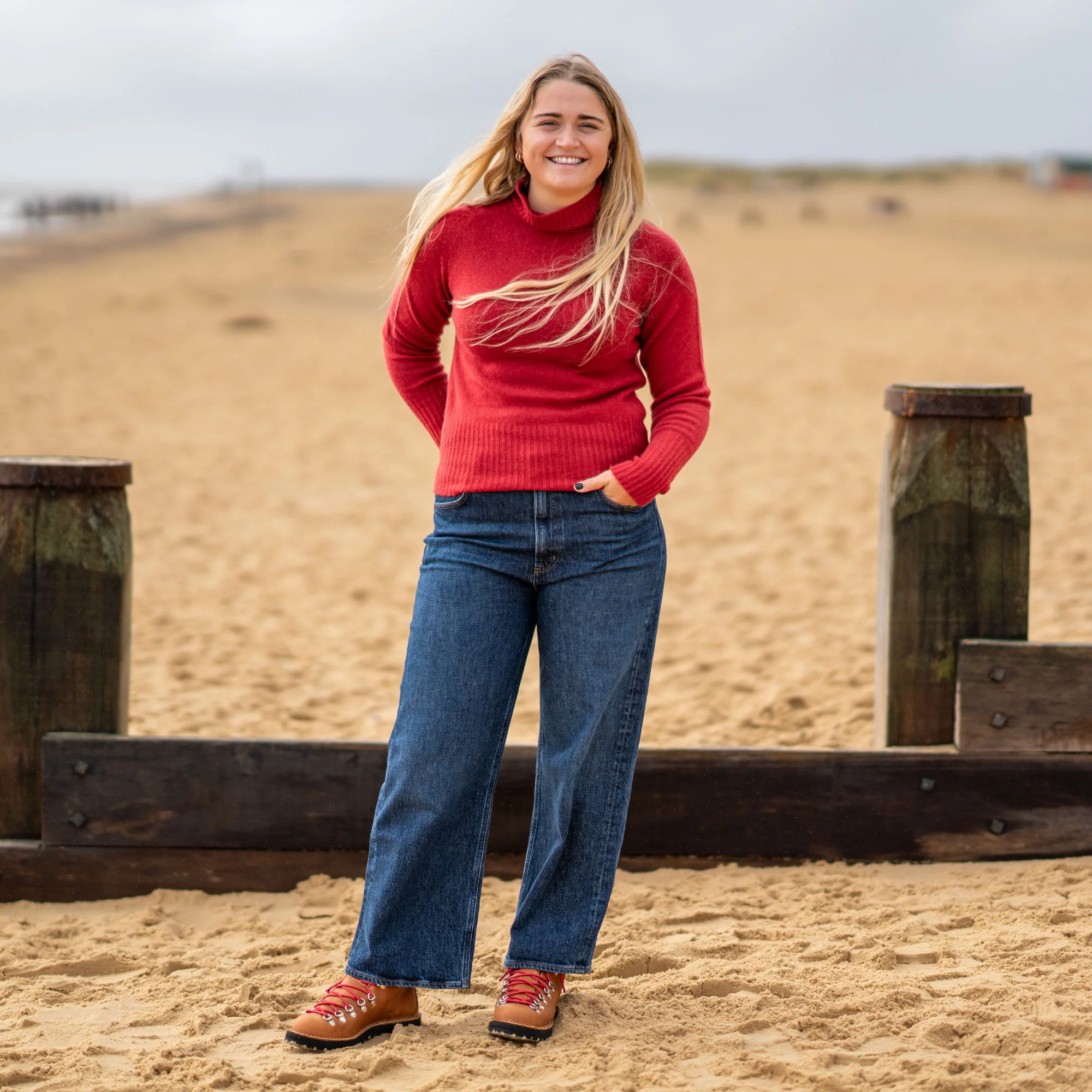COLLEN & CLARE Arrow Cashmere Roll Neck Knit in Red - Image 5