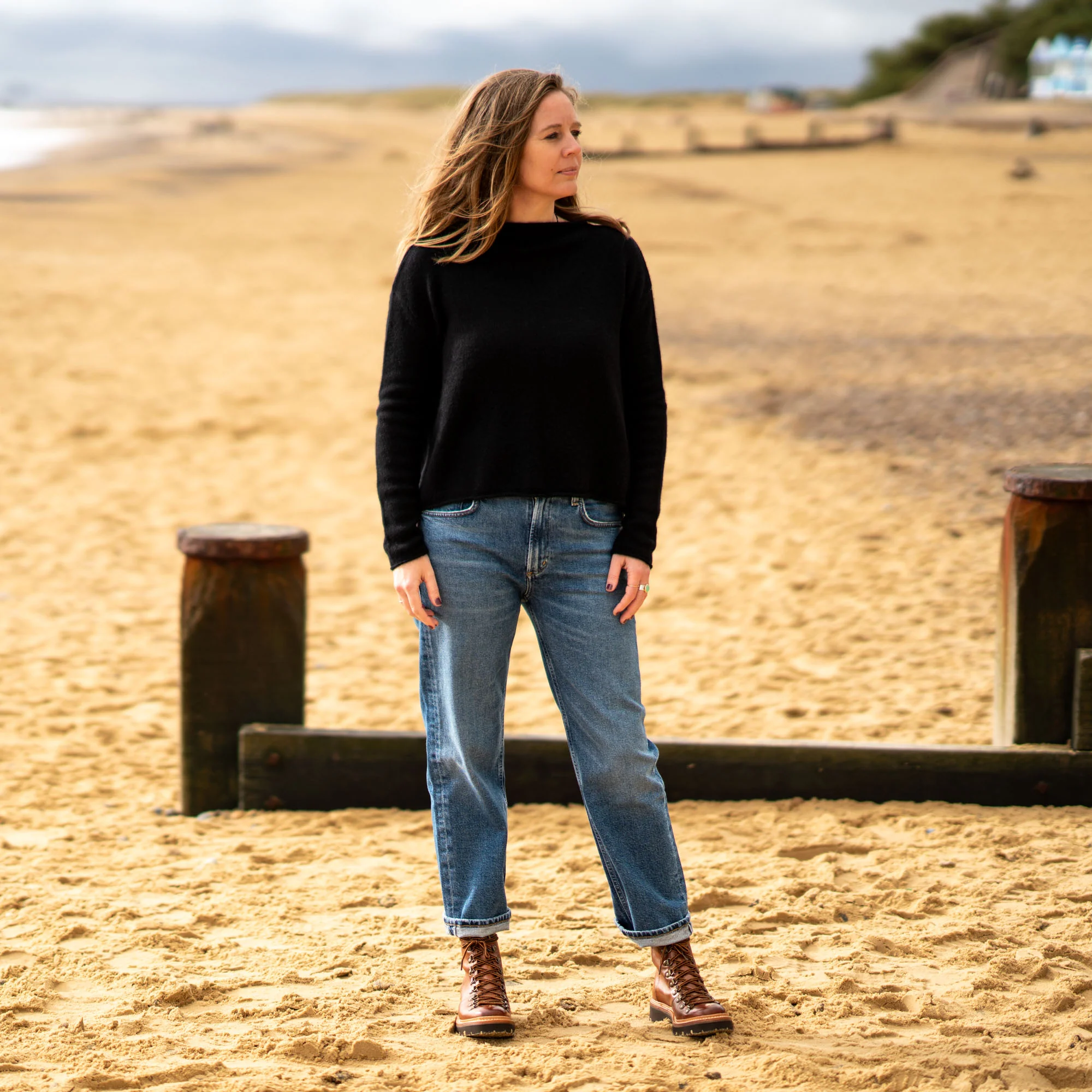 COLLEN & CLARE Pea Cashmere Crop Knit in Black - Image 5