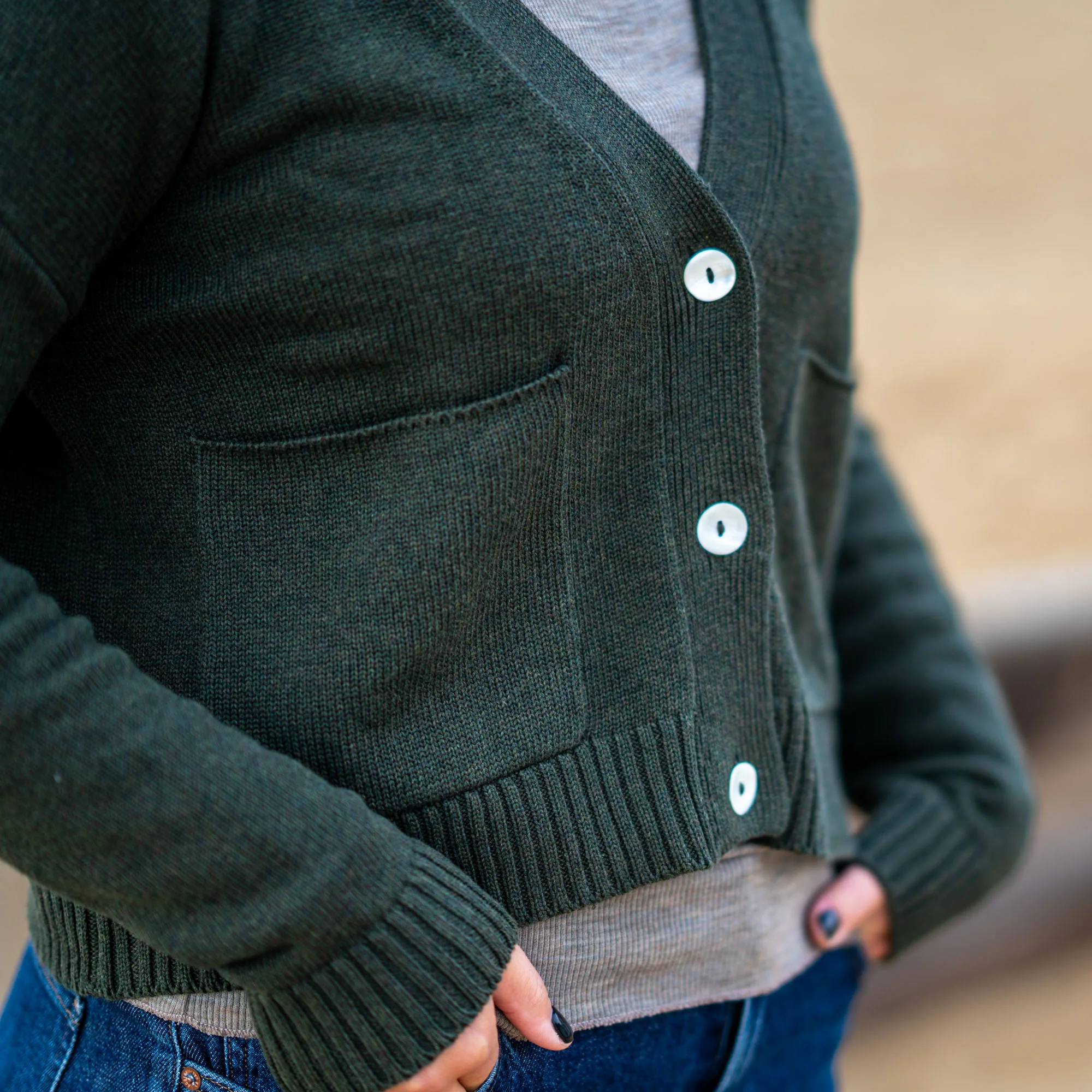 COLLEN & CLARE Gab Cotton Cardigan in Dark Olive - Image 4