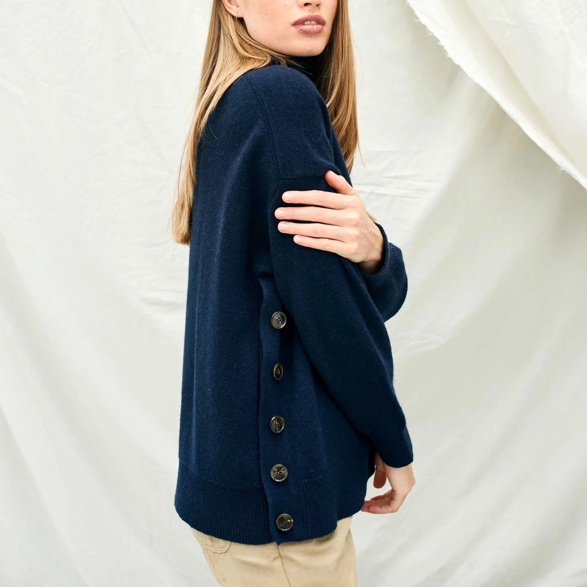 JUMPER 1234 Cashmere Wool Boyfriend Button Roll Collar in Navy - Image 2