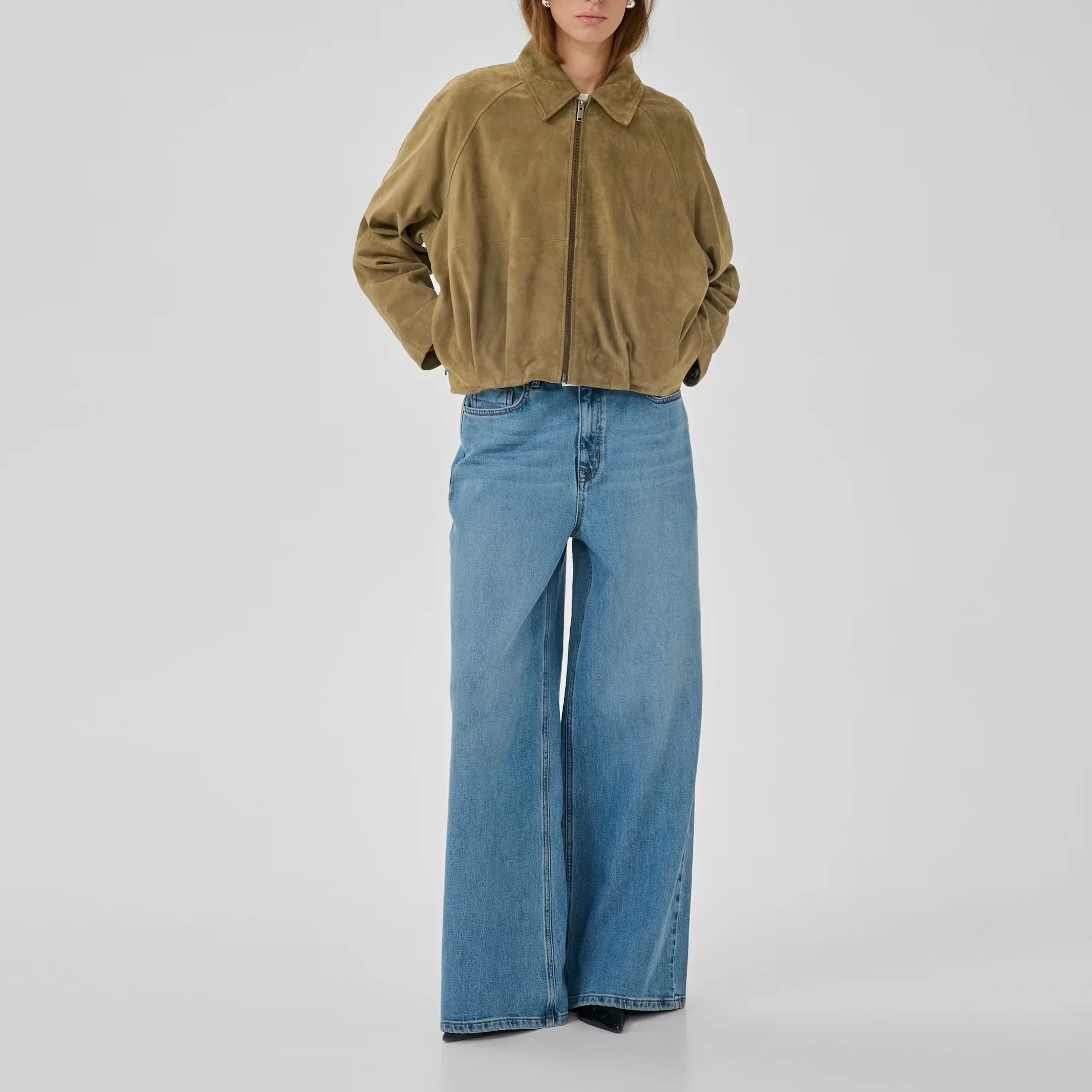 MY ESSENTIAL WARDROBE MWPetra Bomber Jacket in Capers - Image 2