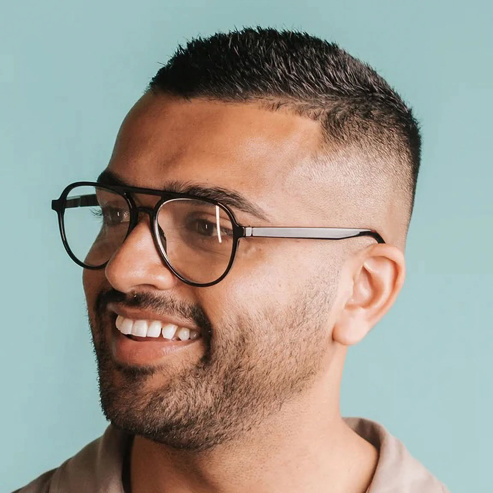 GOODLOOKERS Rockwell Reading Glasses in Black - Image 5