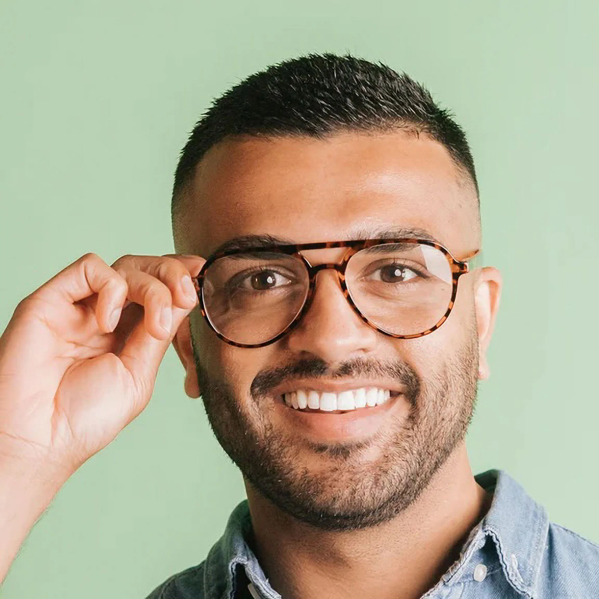 GOODLOOKERS Rockwell Reading Glasses in Tortoiseshell - Image 3