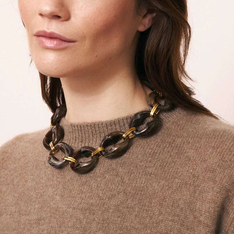 VANESSA BARONI Turtle Necklace in Dark Brown Marble - Image 2